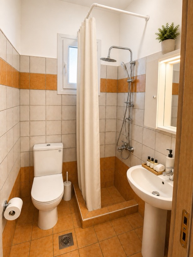Shower bathroom with warm tiling